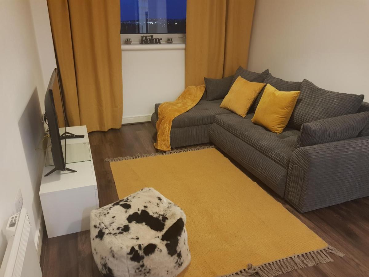 Spacious 1 Bed Relocation Apartment Free Parking, Brierley Hill Kültér fotó