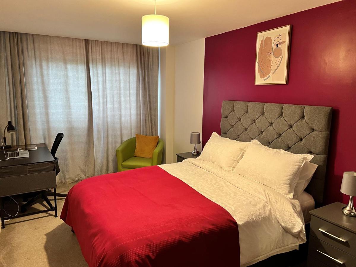 Spacious 1 Bed Relocation Apartment Free Parking, Brierley Hill Kültér fotó