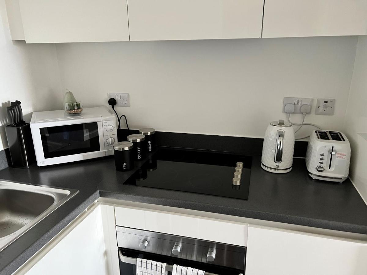 Spacious 1 Bed Relocation Apartment Free Parking, Brierley Hill Kültér fotó