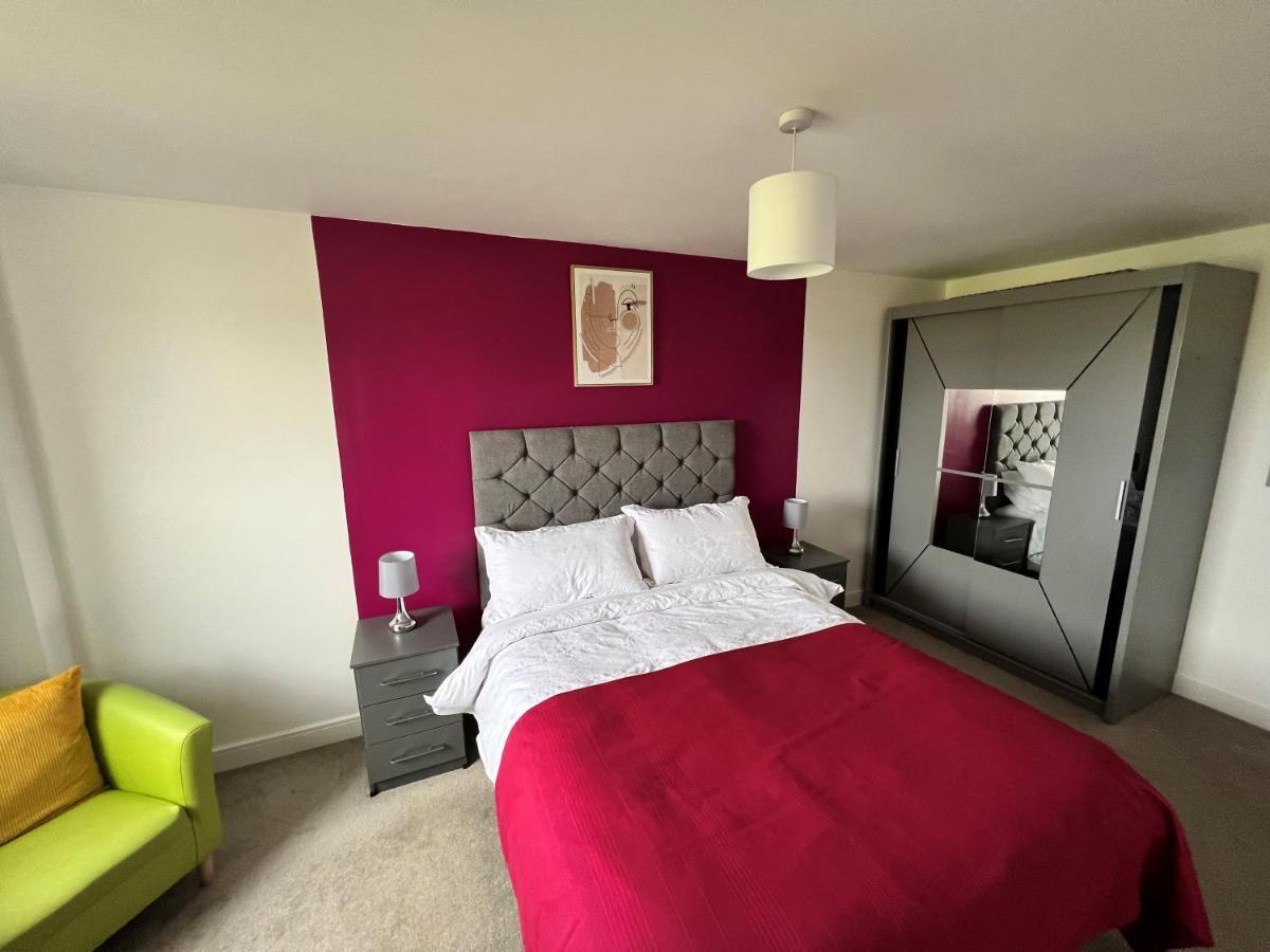 Spacious 1 Bed Relocation Apartment Free Parking, Brierley Hill Kültér fotó