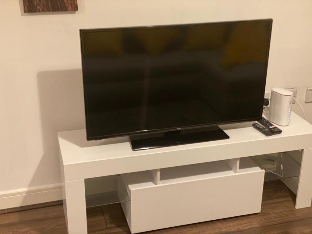 Spacious 1 Bed Relocation Apartment Free Parking, Brierley Hill Kültér fotó