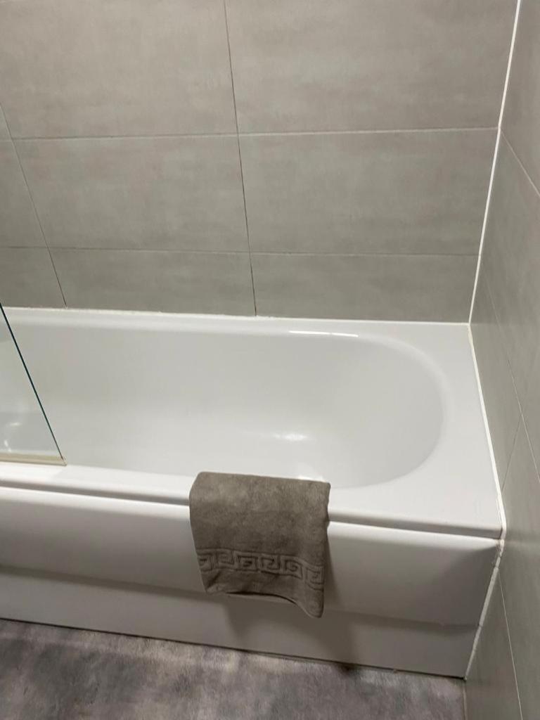 Spacious 1 Bed Relocation Apartment Free Parking, Brierley Hill Kültér fotó