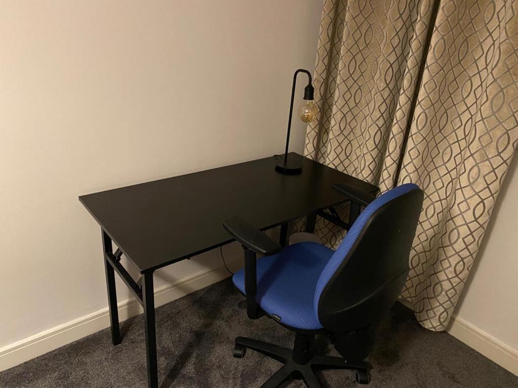 Spacious 1 Bed Relocation Apartment Free Parking, Brierley Hill Kültér fotó